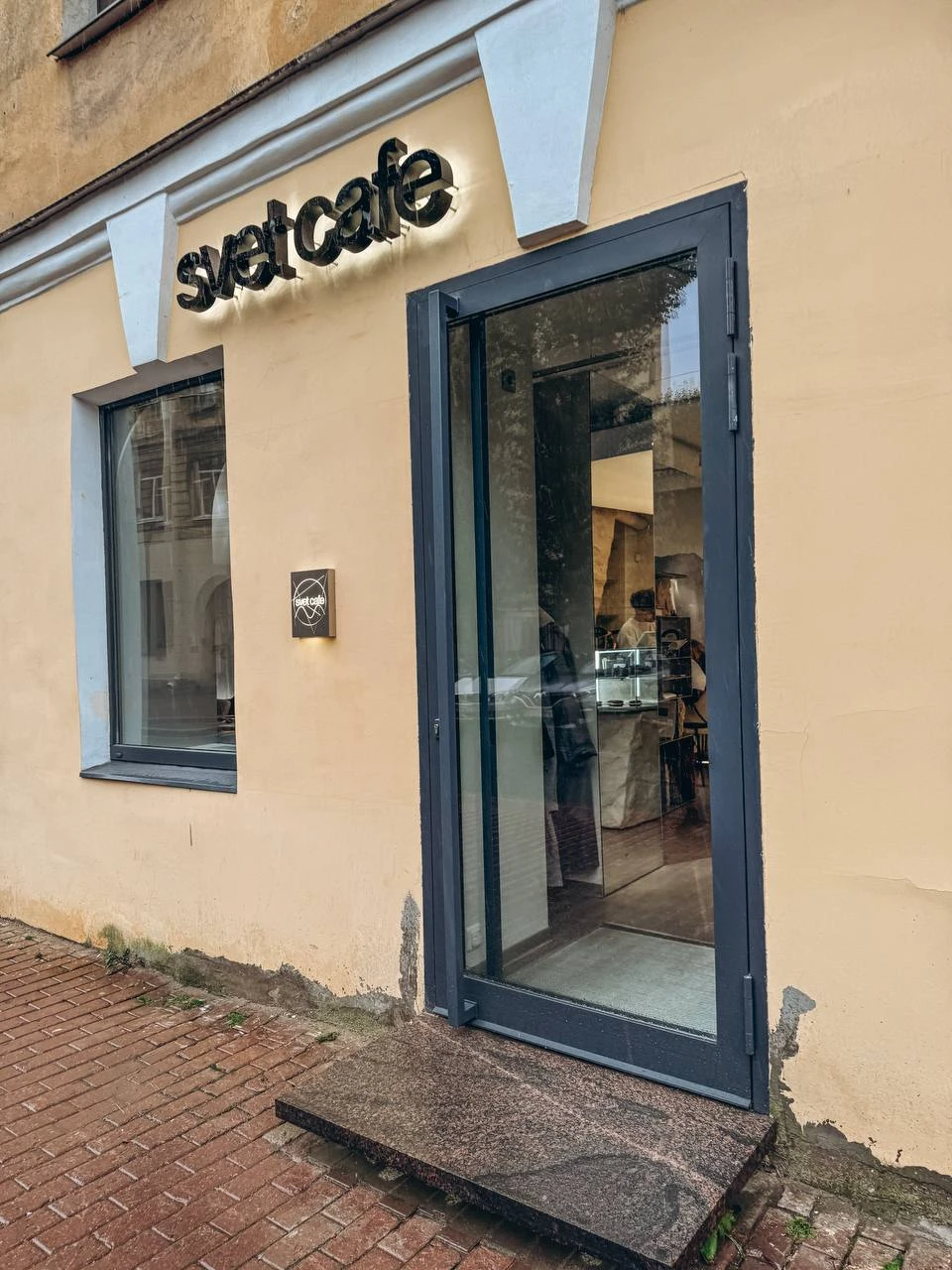 Svet Cafe — завтраки весь день в уютном кафе у «Достоевской»